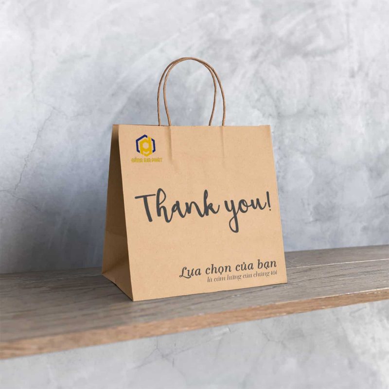 Hãy thử đặt một lời cảm ơn hay đơn giản là một câu quote thú vị lên chiếc túi cho shop của bạn